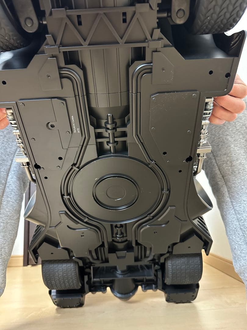 ホットトイズ　バットモービル1/6