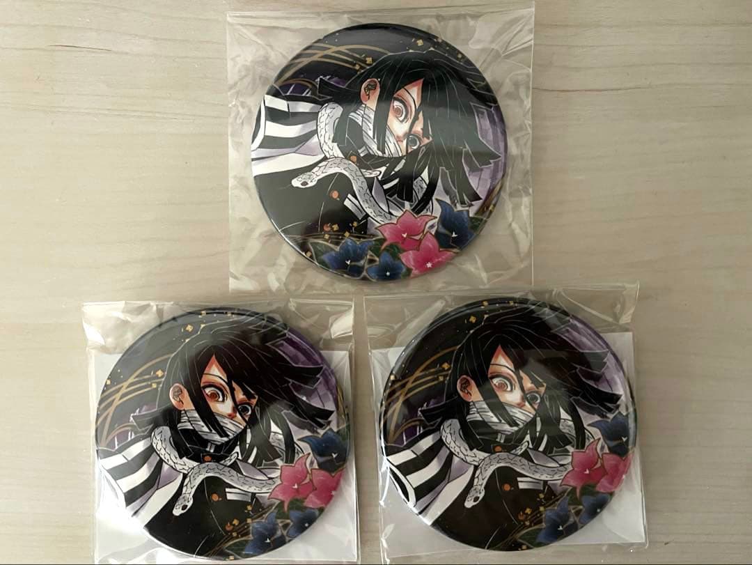 伊黒小芭内 原作缶バッジ - メルカリ