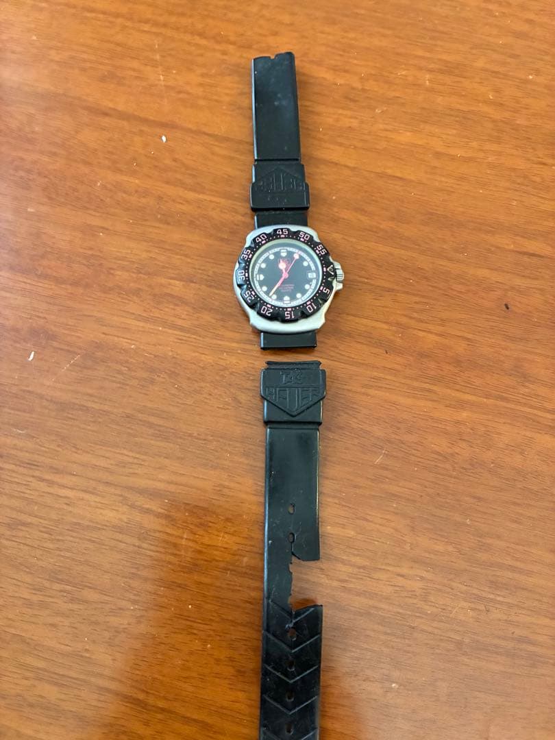 TAGHeuer（タグホイヤー）フォーミュラ1 （ベルト破損）