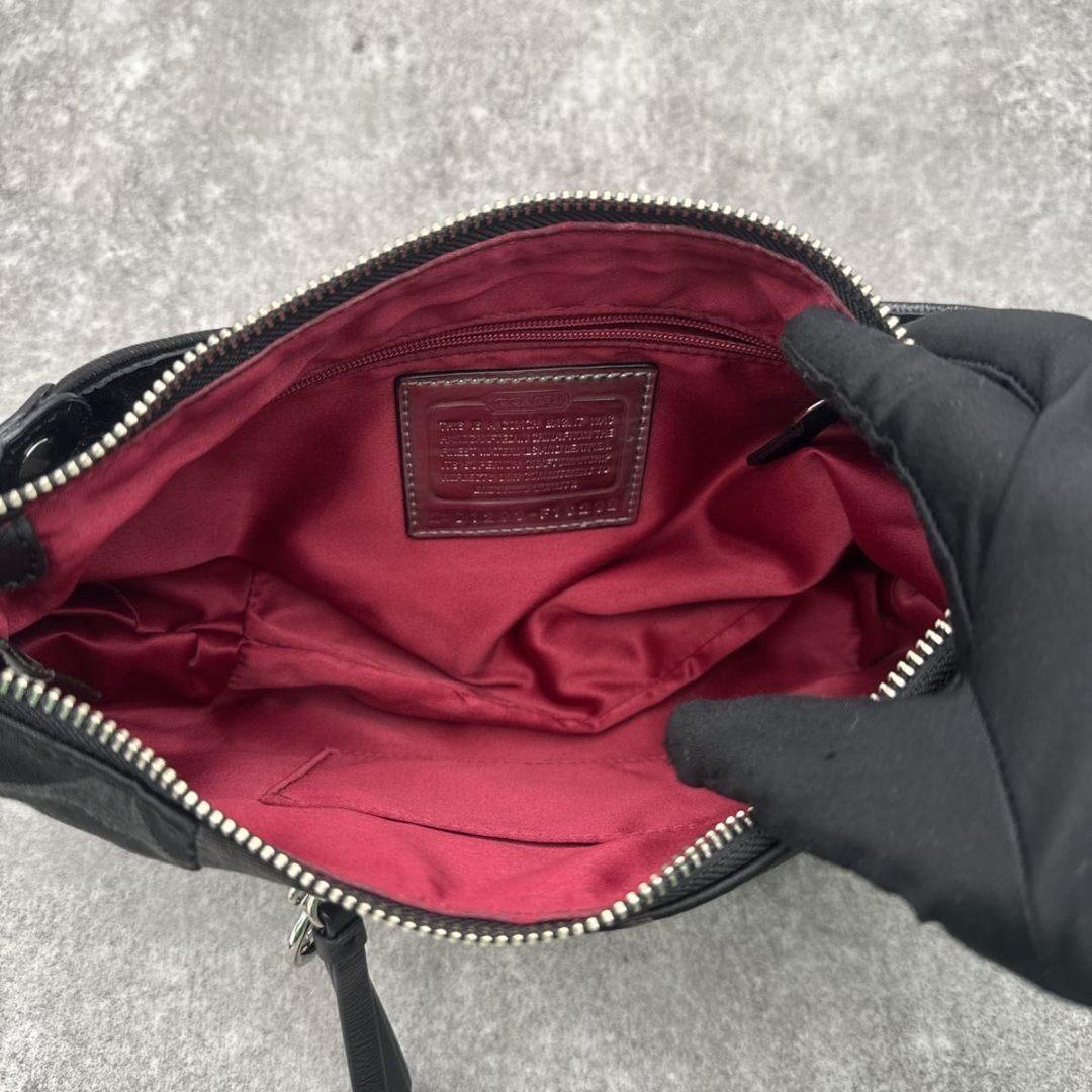 Coach Accessory Pouch Black　F16292　y2k