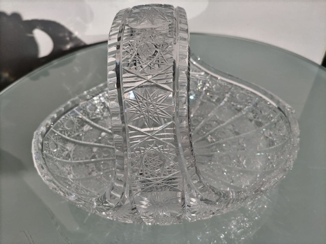 ボヘミアクリスタルガラス製のフルーツバスケット - メルカリ