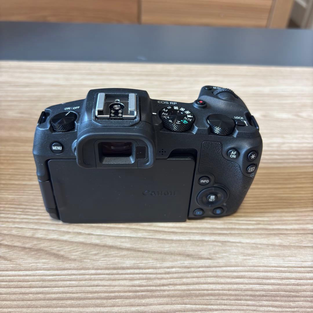 natto様 [美品]Canon EOS RP フルフレーム本体の通販はau PAY