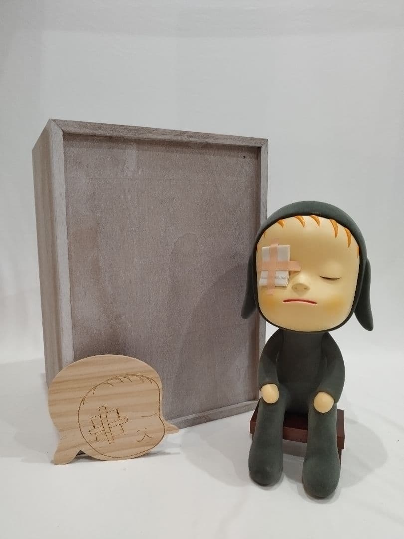 奈良美智 Yoshitomo Nara Mini Thinker 28CM 奈良美智 Yoshitomo Nara Mini Thinker 28CM 奈良美智 Yoshitomo Nara