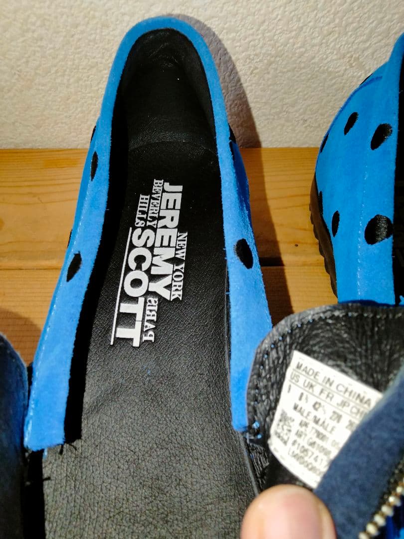 アディダスオリジナルス　JEREMY　SCOTT　フロントジップ　　シューズ