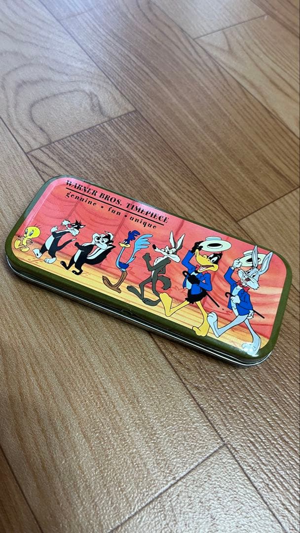 ワーナーブラザーズ キャラクター缶、バッグス・バニービンテージ 限定腕時計 ワーナーブラザーズ キャラクター缶、バッグス・バニービンテージ 限定