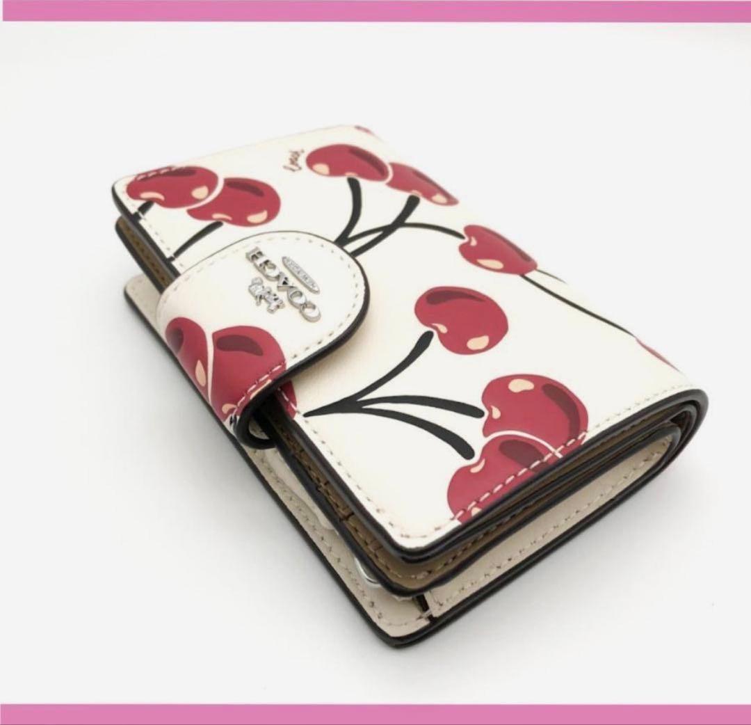 COACH コーチミディアム チェリー プリント さくらんぼ 二つ折り財布