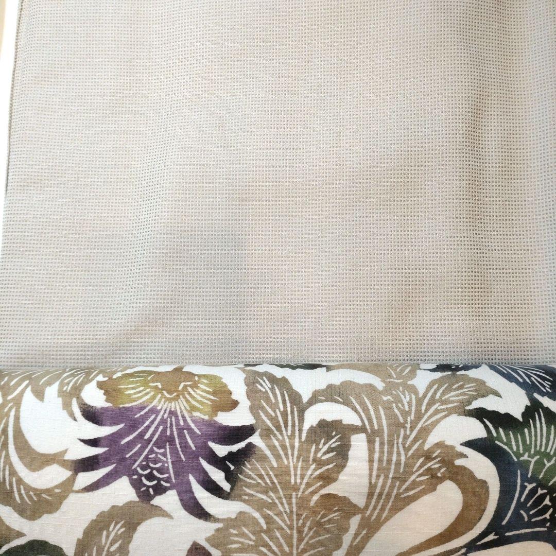 西陣御召 角通し柄 薄い抹茶色 袷 残布付 パールトーン加工済 着物のみ