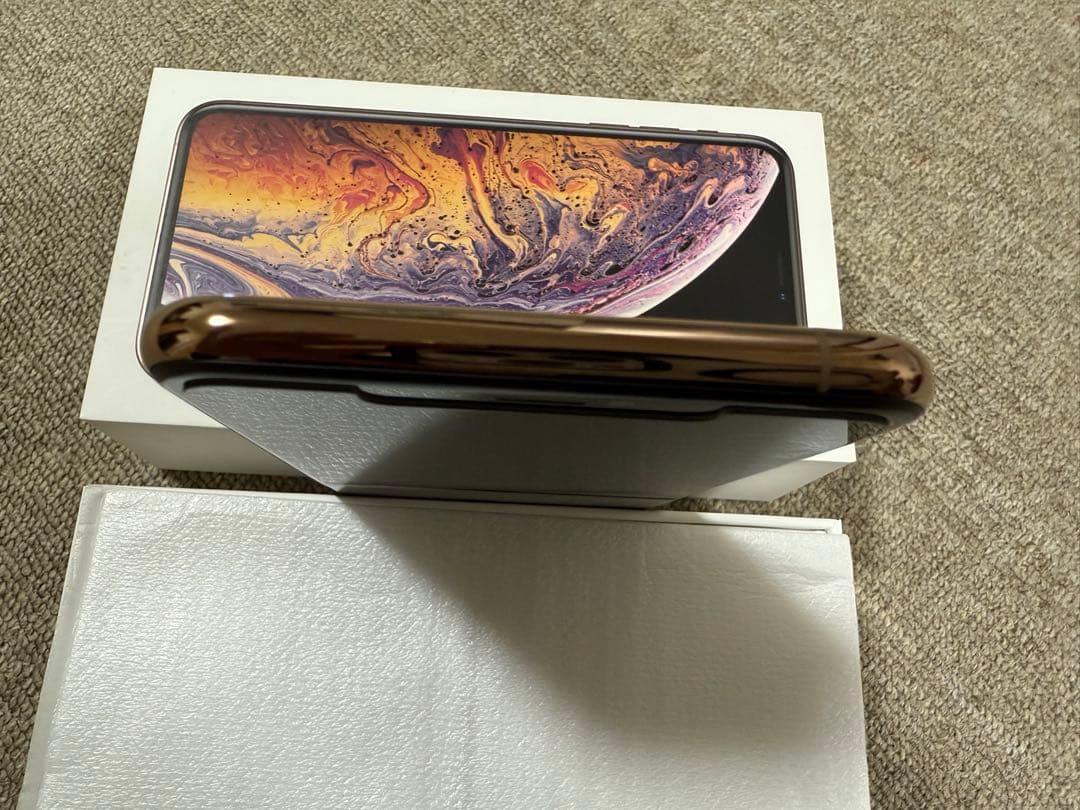 最終値下げ 美品！iPhone xs max 512gb SIMフリー GOLD