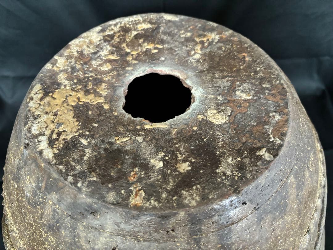 薩摩焼 苗代川 唐草浮出紋 大鉢 黒薩摩 時代物 盆栽 植木鉢 琉球 能野 壷屋