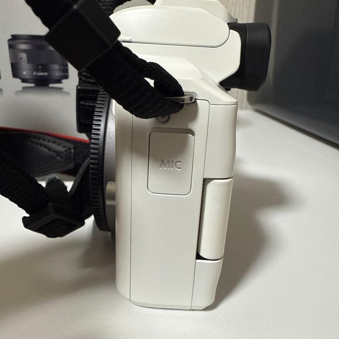 Canon eos kissM2 レンズキット ミラーレス一眼 保護カバー付