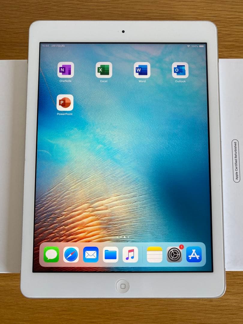 iPad Air 本体極美品 キーボード付 付属品完備 iPad Air 本体極美品