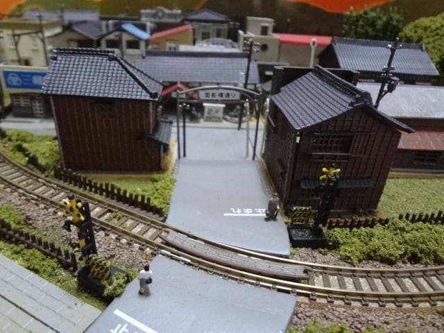 完成品 鉄道模型 ジオラマ 昭和「鉄道模型」をつくる ケース　パワーユニット付