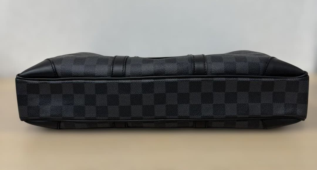 【訳アリ】LV ポルト ドキュマン・ヴォワヤージュ ダミエグラフィット