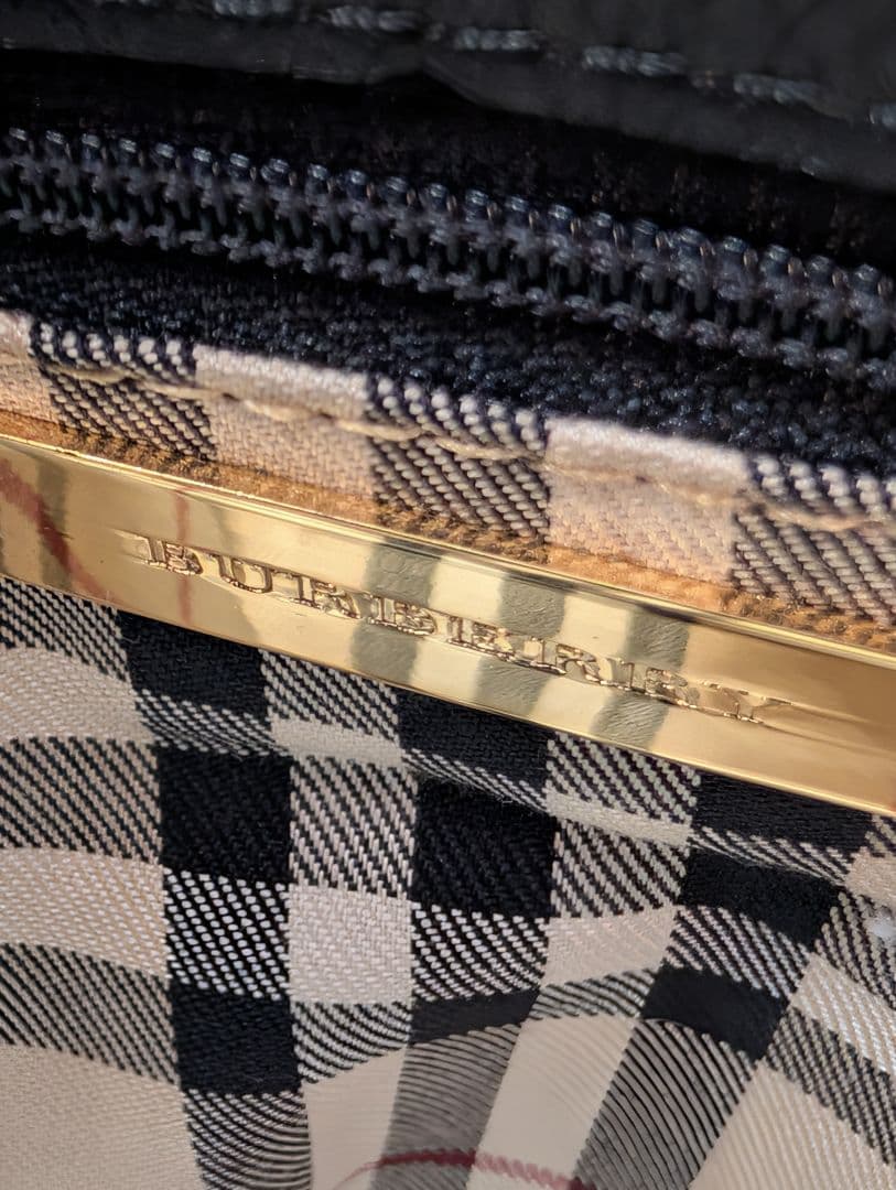 専用品。BURBERRY ブラックレザー ハンドバッグ