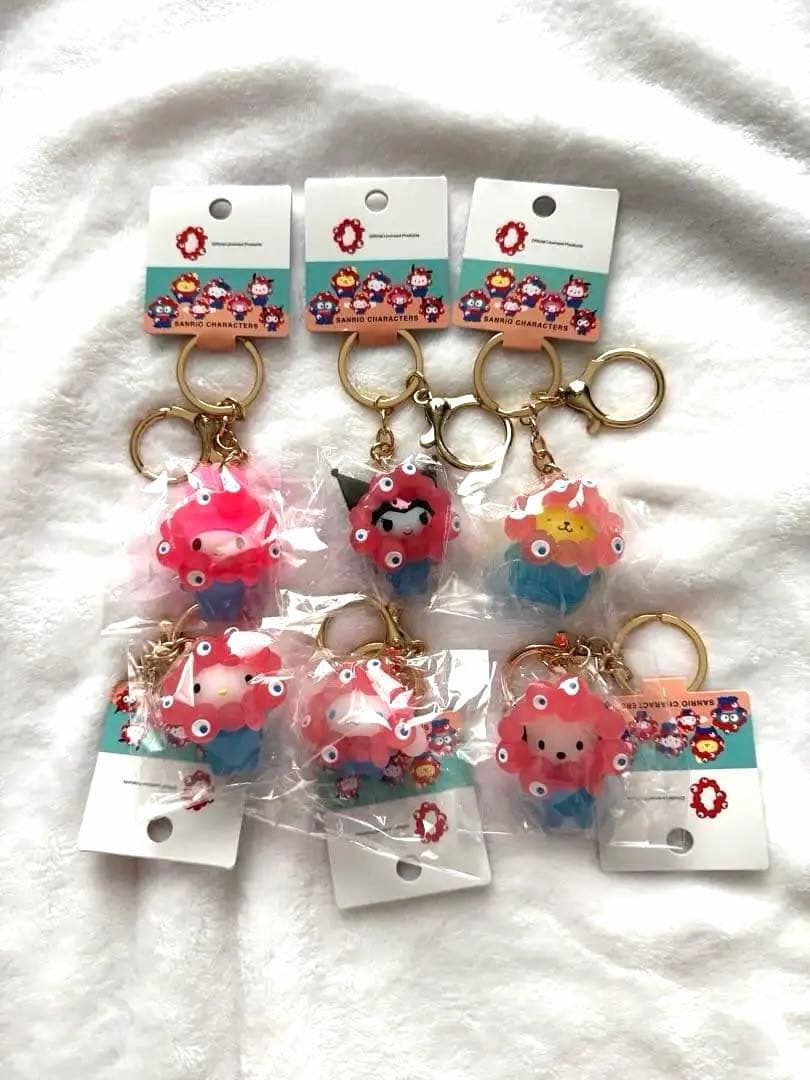 サンリオ×ミャクミャク　なりきりキーホルダー　クリアカラー　6種セット