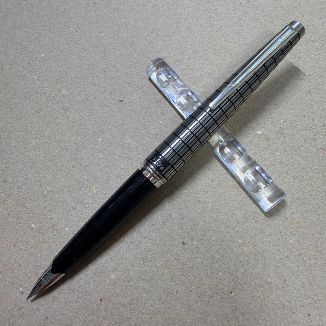 廃盤 パイロット Elite エリート 格子 万年筆 18K 750 M 蝕刻 - メルカリ