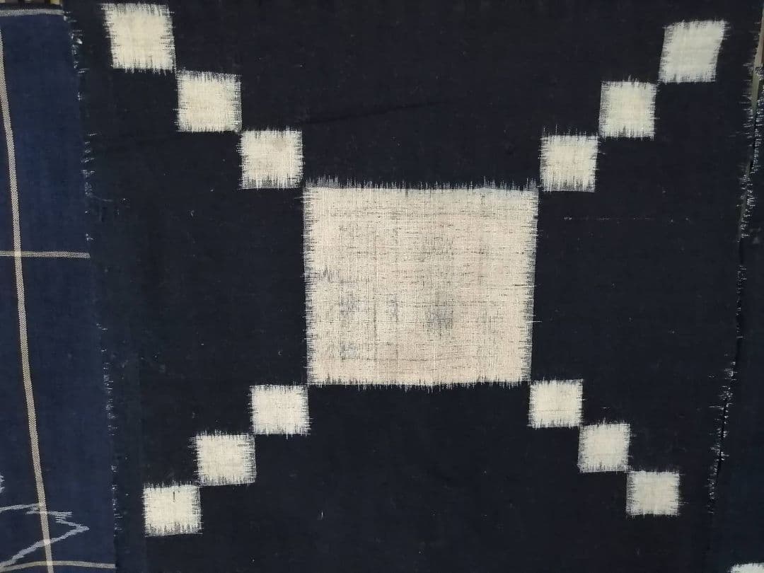 古い絵絣 ハギレ 人物文4点まとめて 美術品・アンティーク・コレクション