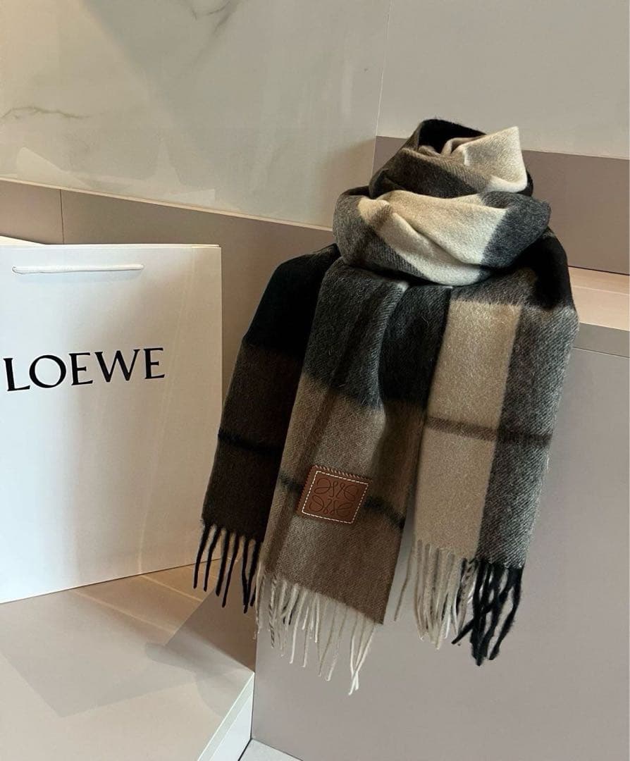 ♡LOEWE マフラー 30×180cm チェック柄♡ LOEWE チェック柄マフラー