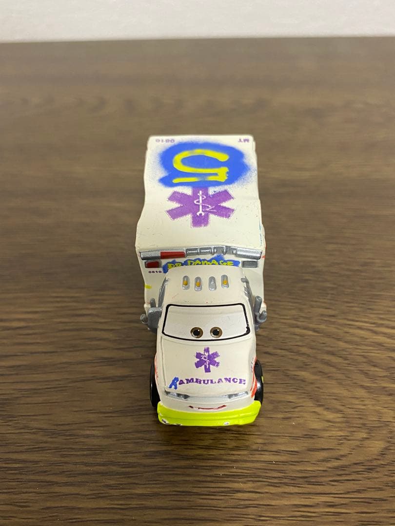 カーズ　トミカ　リップクラッチゴンスキー、リバースコット、ドクター・ダメージ