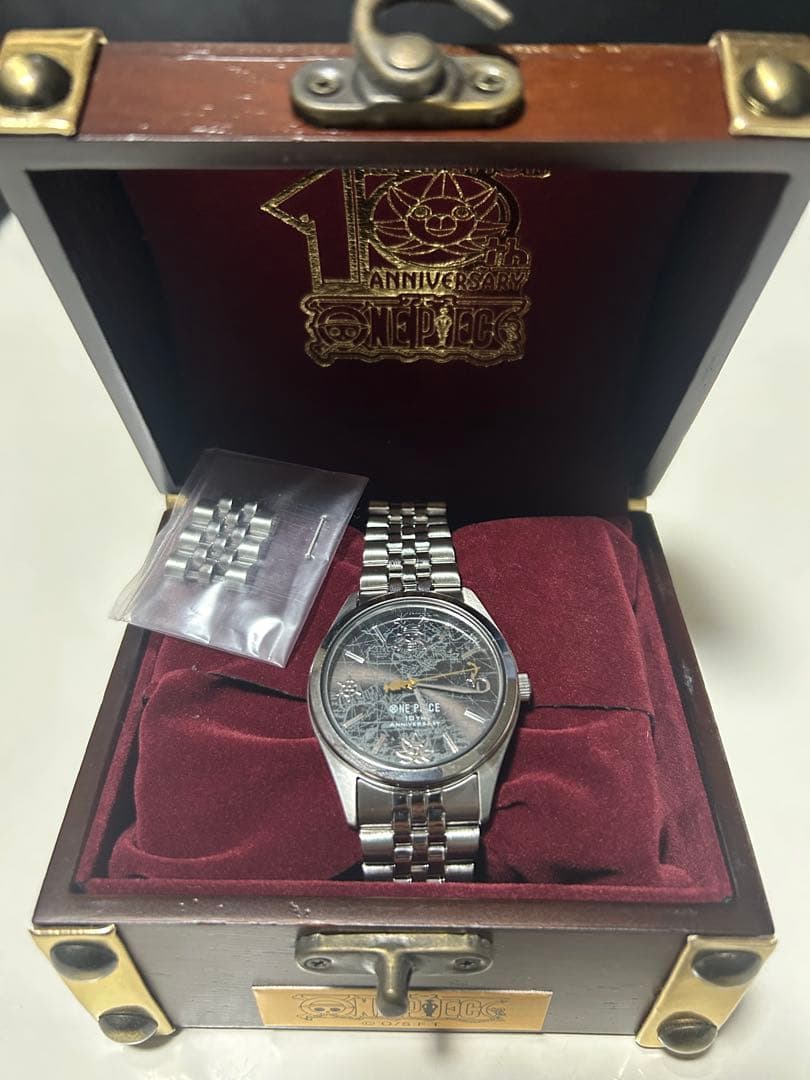ワンピース 10周年 公式ウォッチ 黄金の指針 ゴールデンポース