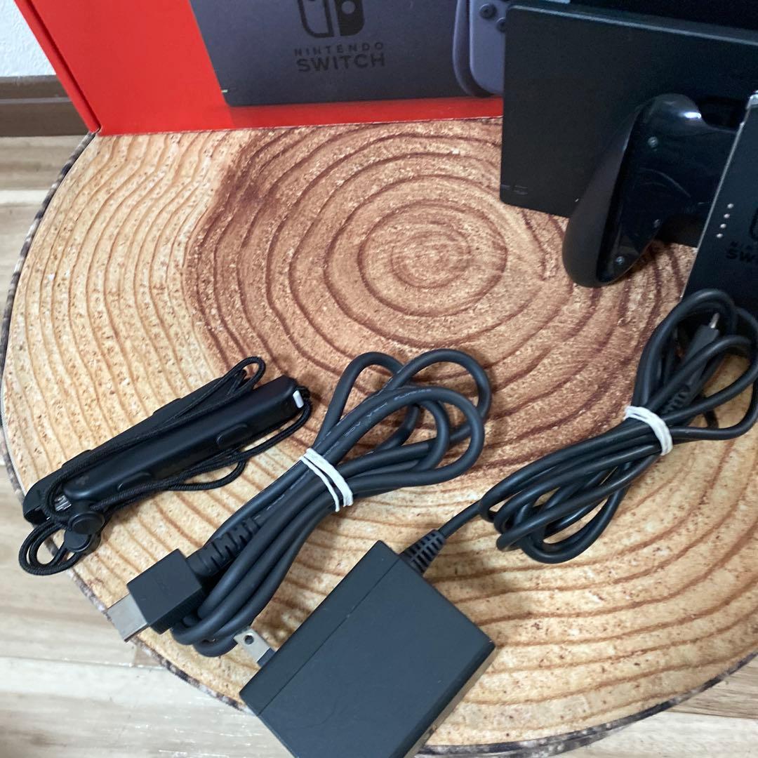 Nintendo Switch ニンテンドースイッチ本体　グレー①