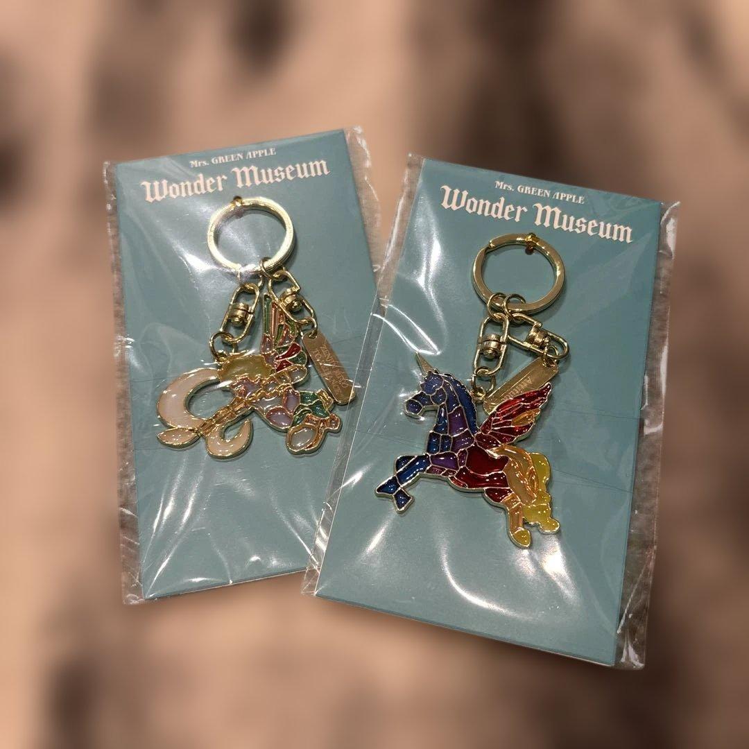 ミセス ワンダーミュージアム ステンドグラスキーホルダー Mrs