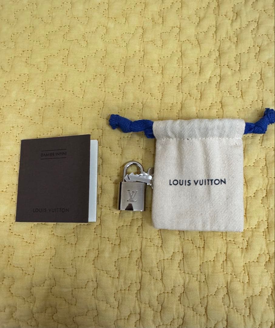 ルイヴィトン　タイガ　ポルト ドキュマン・ヴォワヤージュ　M30925