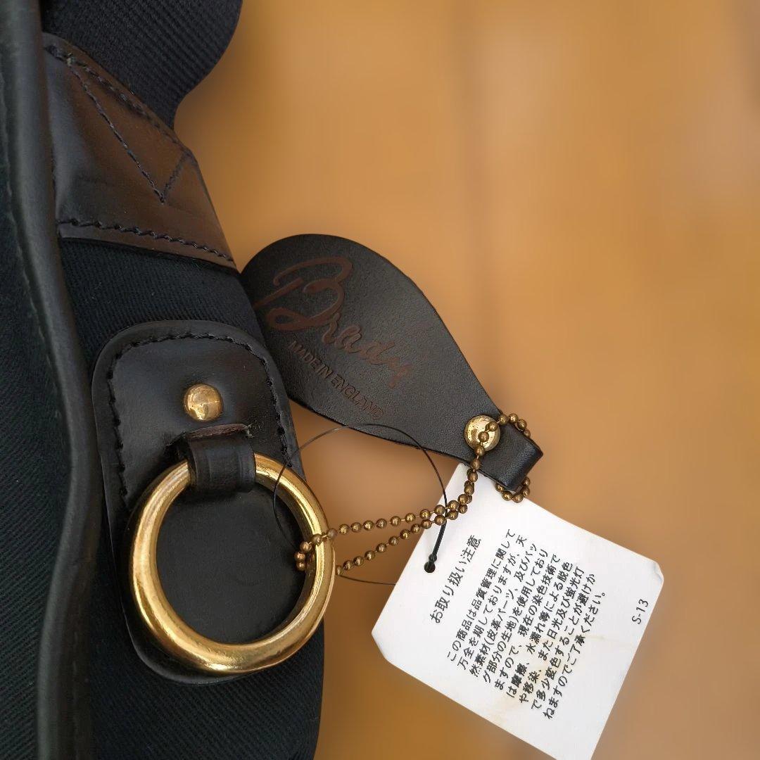 BRADY ショルダーバッグ