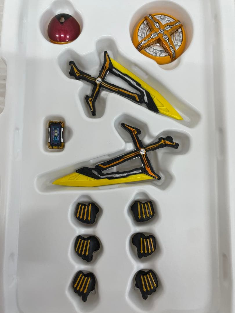 kntoy61-0431 S.H.Figuarts 仮面ライダーネクストカイザ