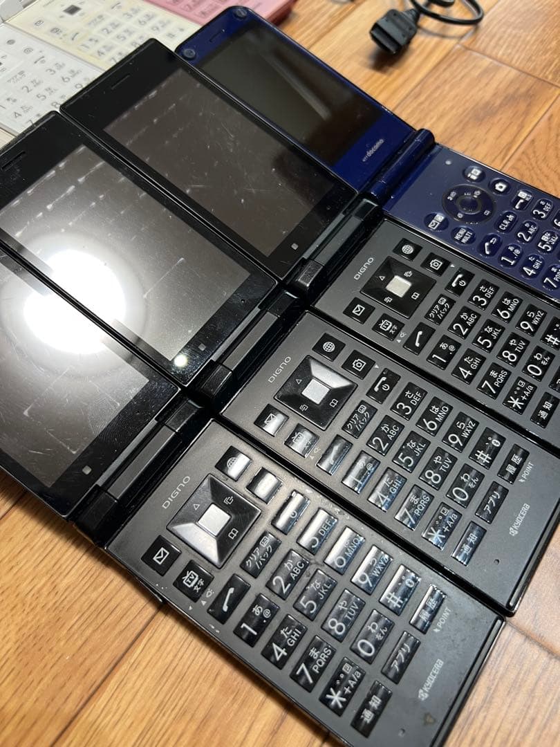 ジャンク品ガラケー14点他まとめ売り - メルカリ