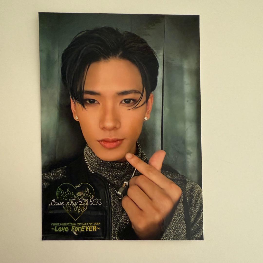 小波津志 ステッカー PSYCHIC FEVER トレカ フォトカード - メルカリ