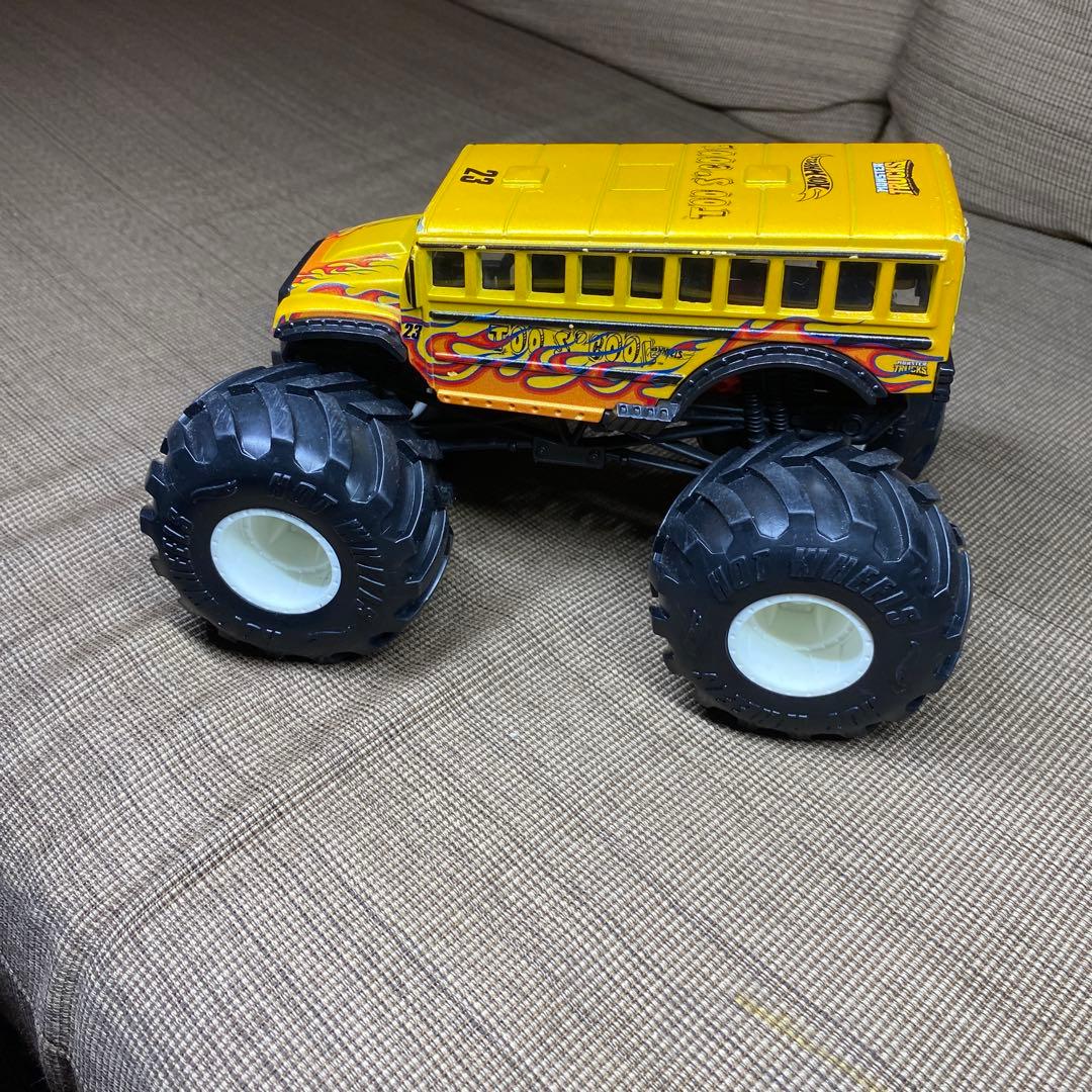 ホットウィール　モンスタートラック 23番 炎デザイン