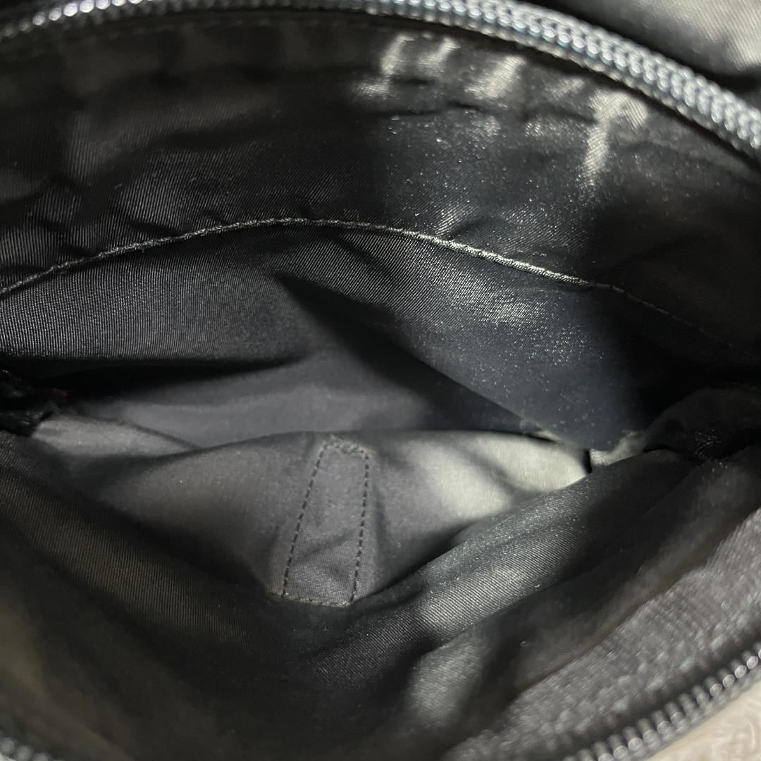 [大人気]プラダ　ＰＲＡＤＡ　ショルダーバッグ　ナイロン　カメラバッグ　三角ロゴ