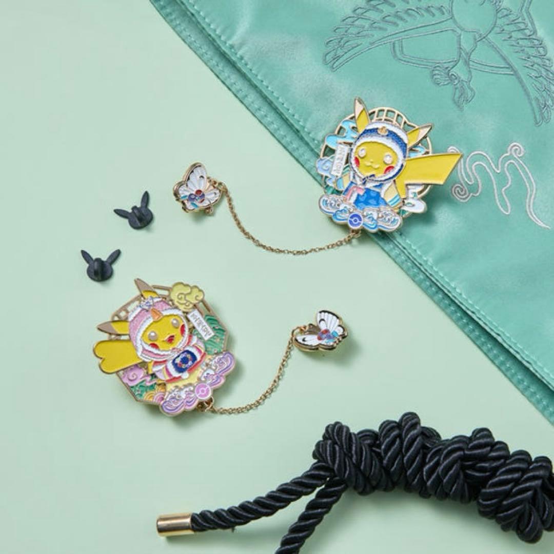 韓国限定】ポケモン ピカチュウ チェーン ピンバッジ 2点セット - メルカリ
