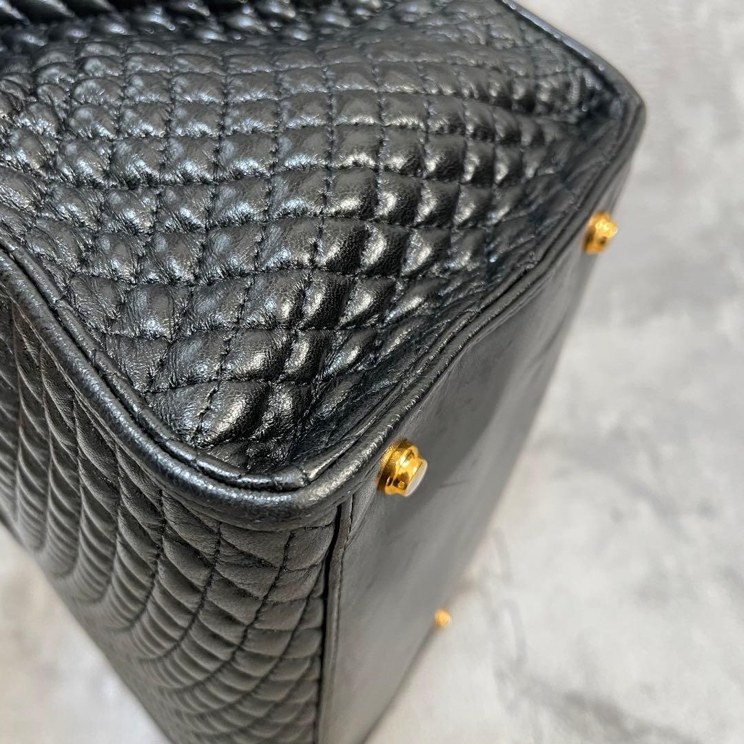 【極美品】BALLY バリー ハンドバッグ キルティング タッセル ロゴ金具 黒