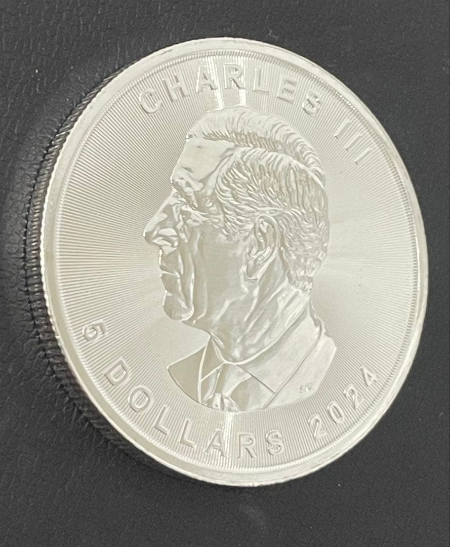 銀高騰中！ メープルリーフ銀貨 1チャールズ国王 スペシャル版 1オンス
