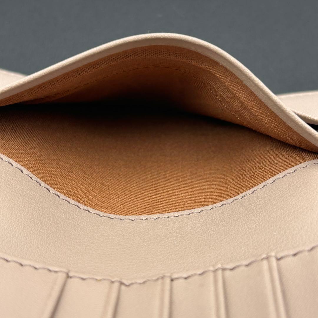 ✨極美品✨ MaxMara マックスマーラ 二つ折り財布 レザー ベージュ