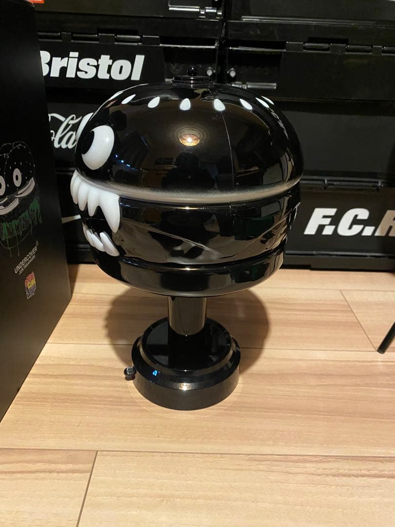 アンダーカバー × メディコムトイ ハンバーガー ランプ \"ブラック\"