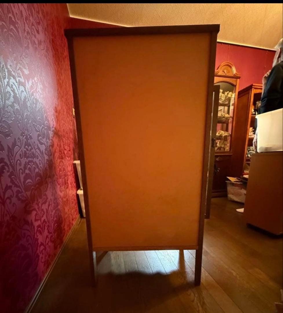 激安 ベルメゾン アンティーク調 木製ガラス扉キャビネット キュリオ