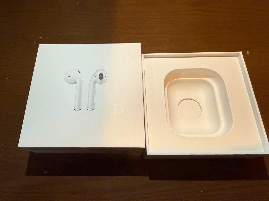 AirPods2本体 ホワイト 充電ケース、箱付き AirPods イヤホン ケース