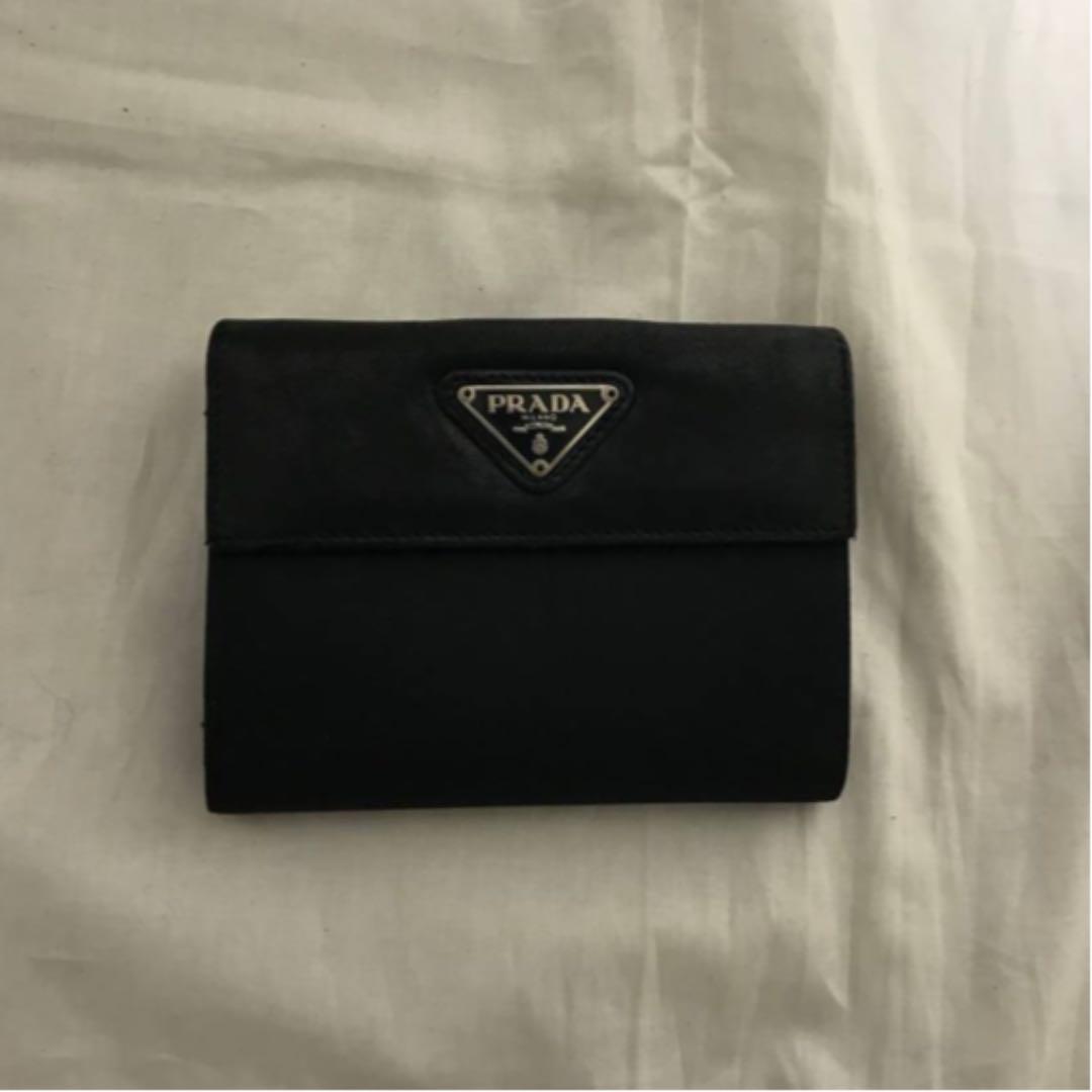 PRADA ブラックナイロン 二つ折り財布