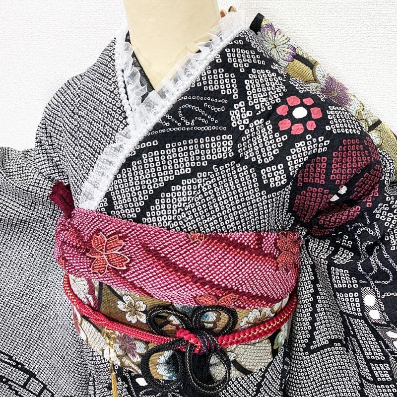 507z56☆呉服店取扱い 振袖 総絞り 身幅広 金駒刺繍☆美品