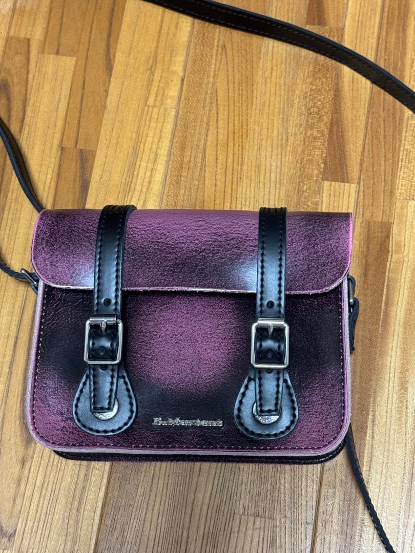 Dr.Martens バレンタイン 2024 7インチサッチェル