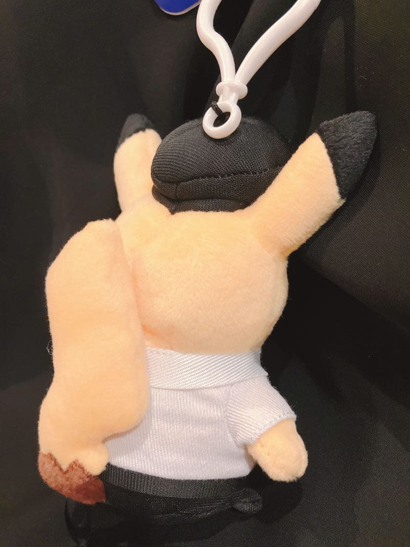 【新品】シンガポール限定　ポケモン　ピカチュウ　バッグチャーム