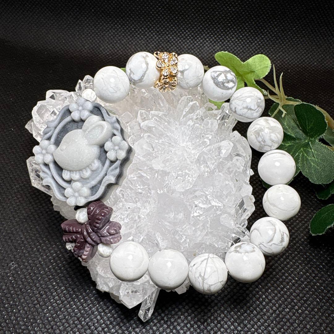 ＊いちごウサギ様お取置き＊太極石　ウサギ　ハウライト　ブレスレット