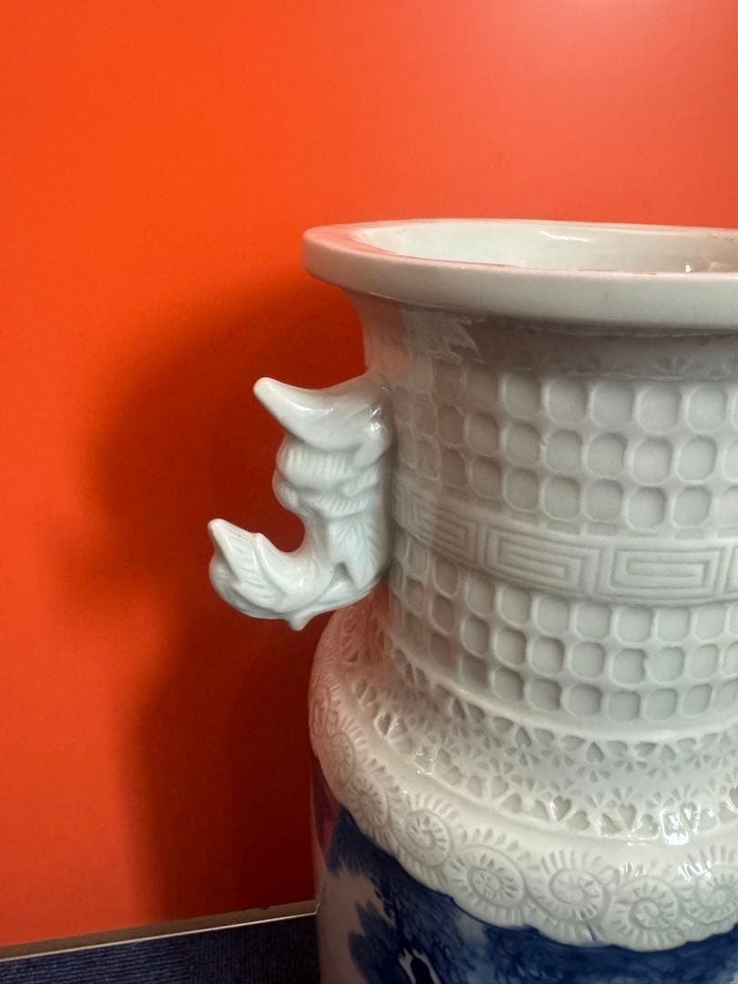 1675  希少　平戸焼　大花瓶 大壺　陰刻 人物浮彫　時代物