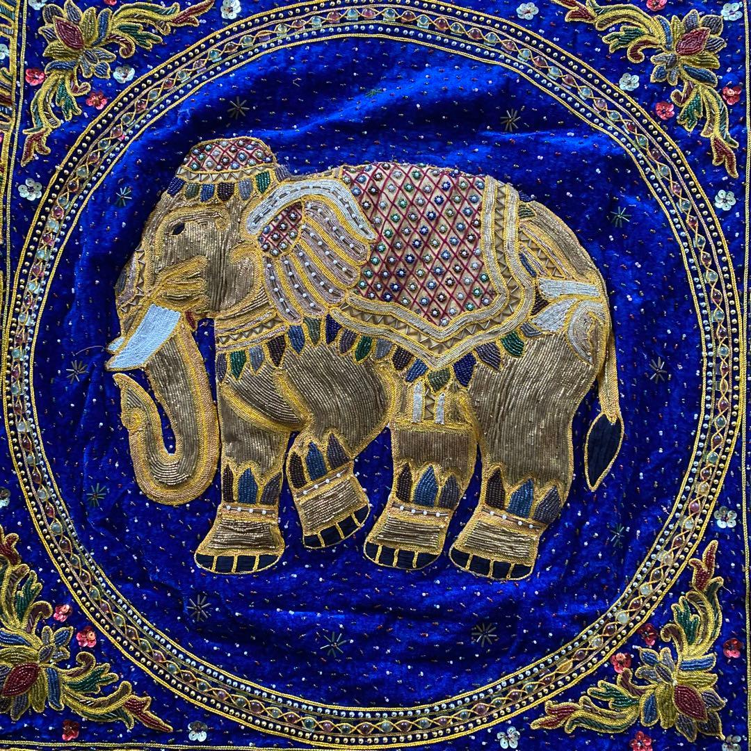 タペストリー ビーズ象タイ・チェンマイ伝統工芸品 - メルカリ