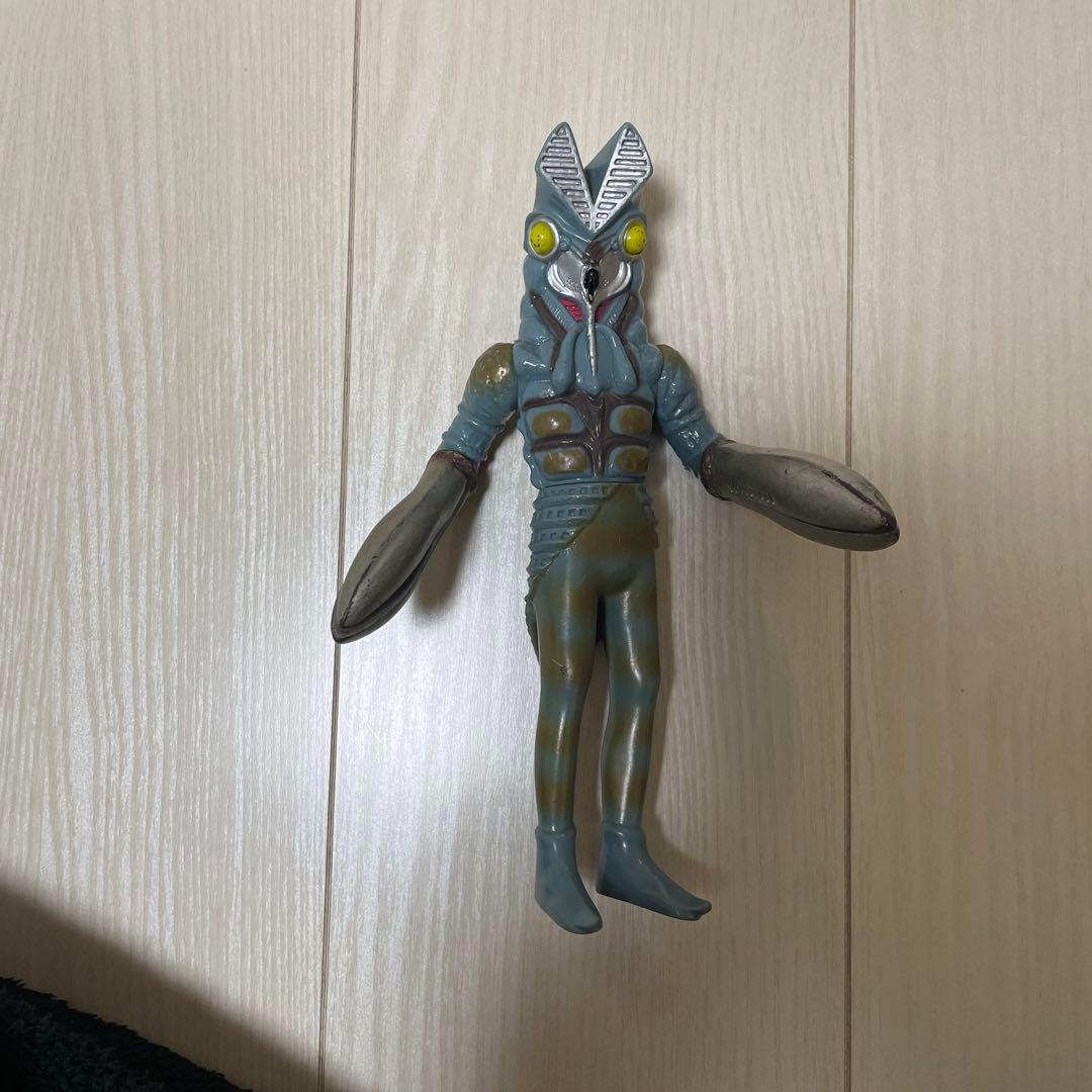 ウルトラマン　怪獣　フィギュア　18体セット （バラ売り不可）＋戦闘機