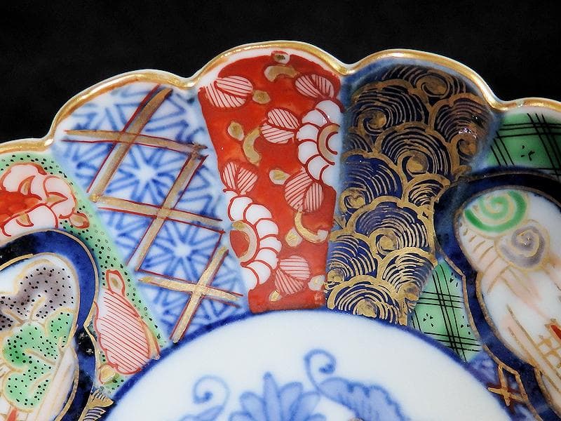 大聖寺伊万里 金襴手 輪花形 紋章の図 5寸皿 D174AS-fbda - メルカリ