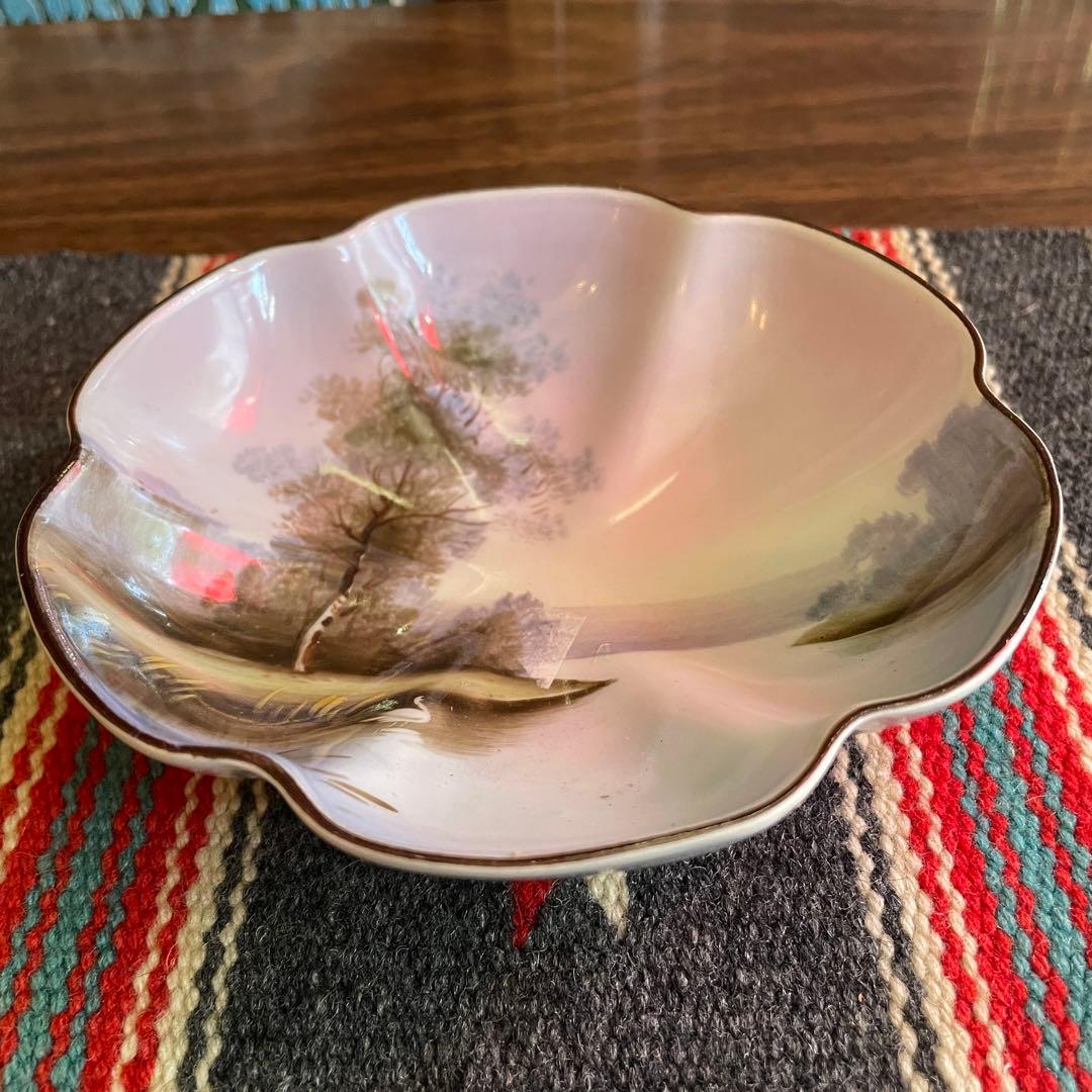 貴重品！オールドノリタケ 花びら型容器 ハンドペイント風景画